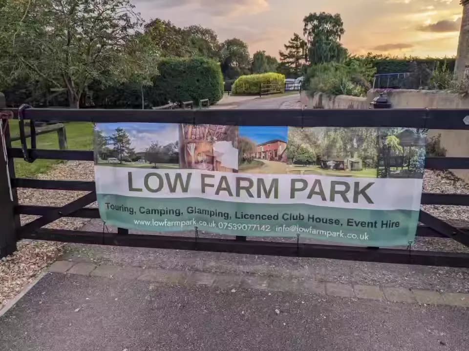 Low Farm Touring Park, sign