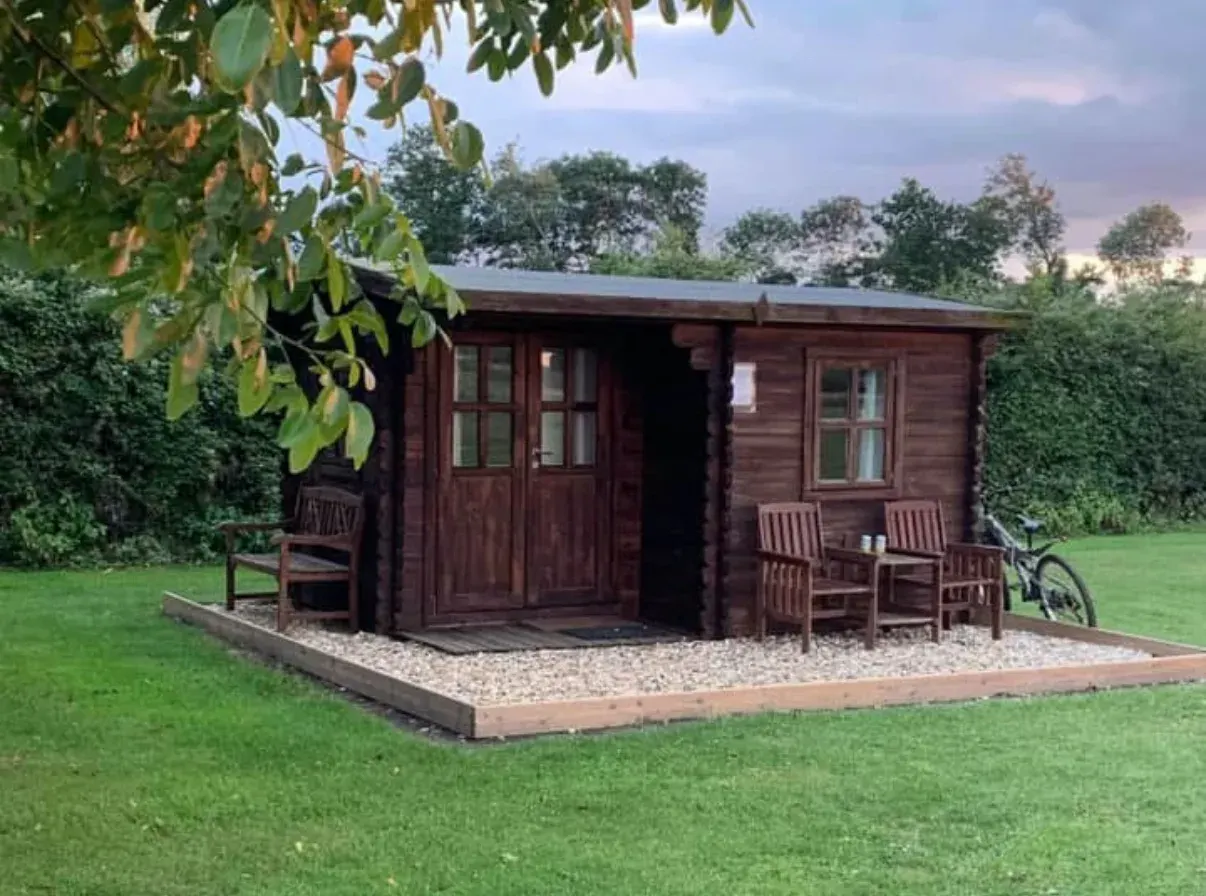 Field Farm Fisheries, glamping