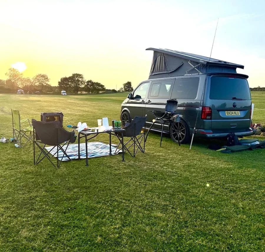Field Farm Fisheries, camping
