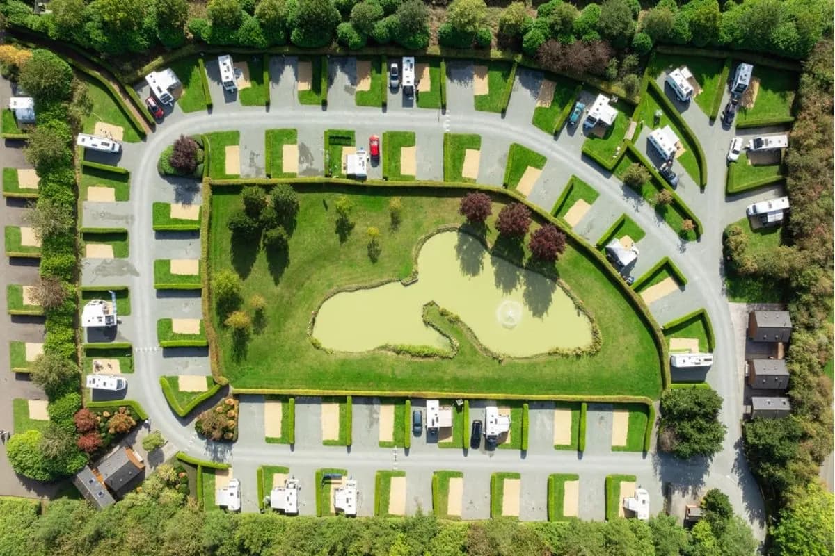 Eye Kettleby Lakes, site landscape