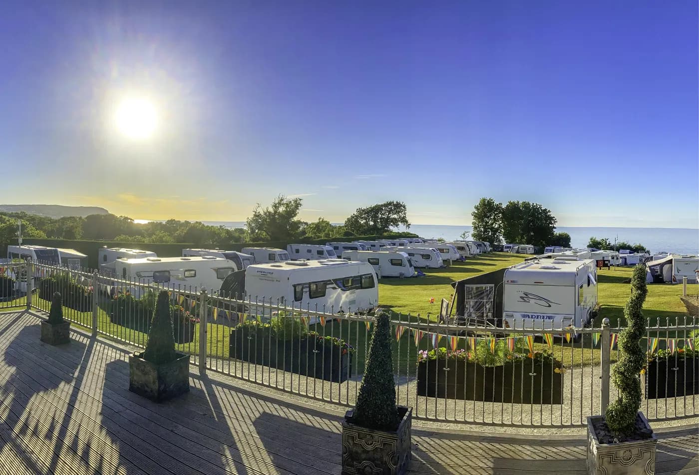 Cei Bach Country Club, camping
