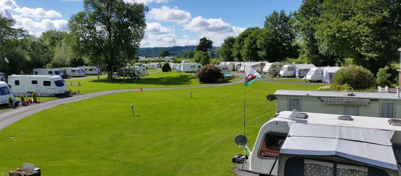 Erwlon Caravan, site landscape