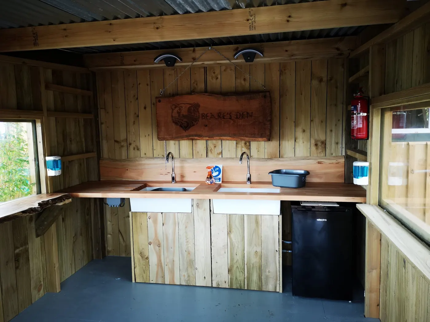 Beares Den, facilities